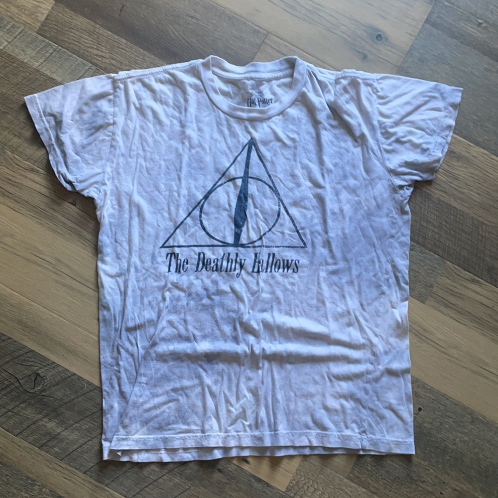 Harry Potter world tee Deathly Hallows